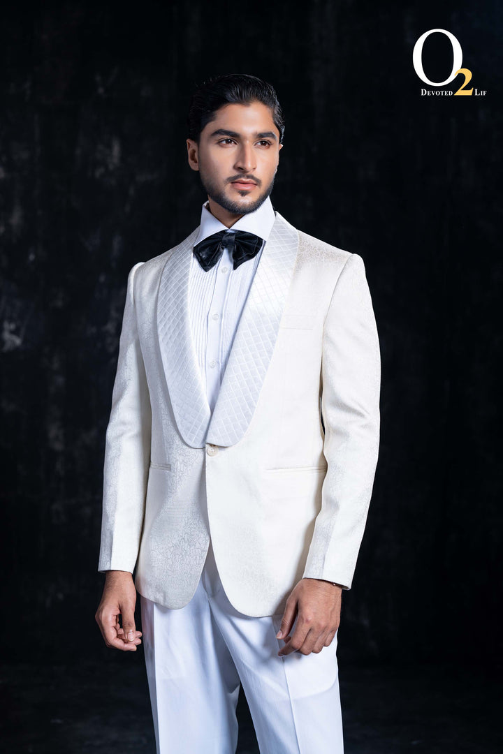 ''Cream  jacquard shawl lapel tuxedo '' ENVY